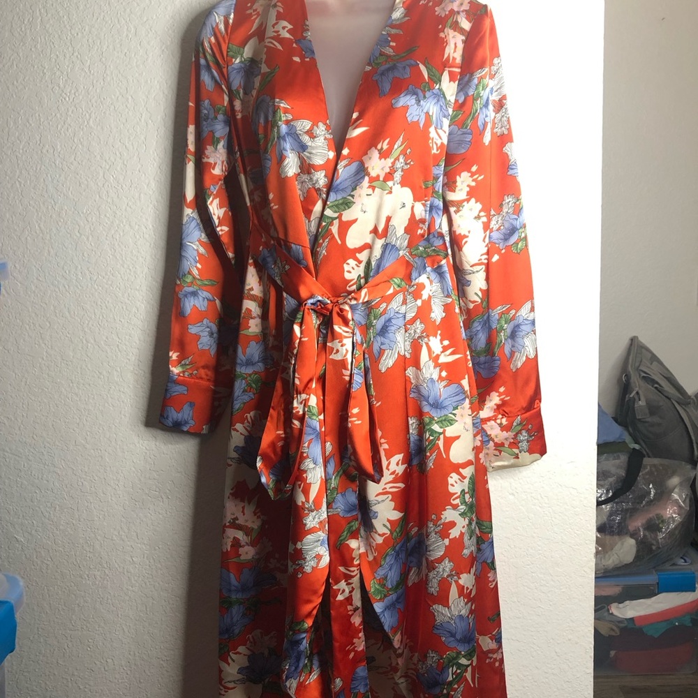 Angeleye Robe size 6 - Picture 2 of 6